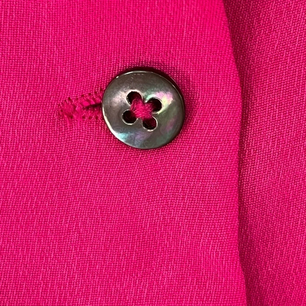Dana Buchman 100% Silk Sleeveless Top Hot Pink Button Back Size 6 Careerwear